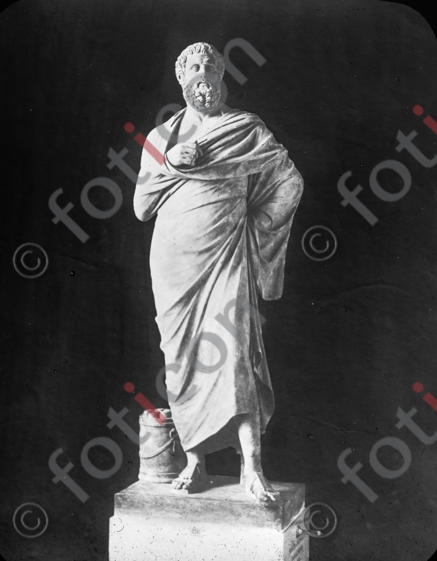 Statue des Sophokles | Statue of Sophocles - Foto foticon-simon-147-028-sw.jpg | foticon.de - Bilddatenbank für Motive aus Geschichte und Kultur
